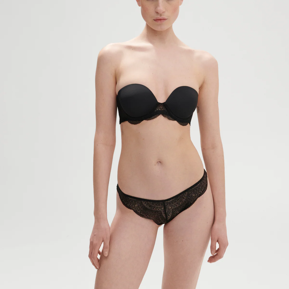 Simone Pérèle Karma Tanga string, noir – Image 4