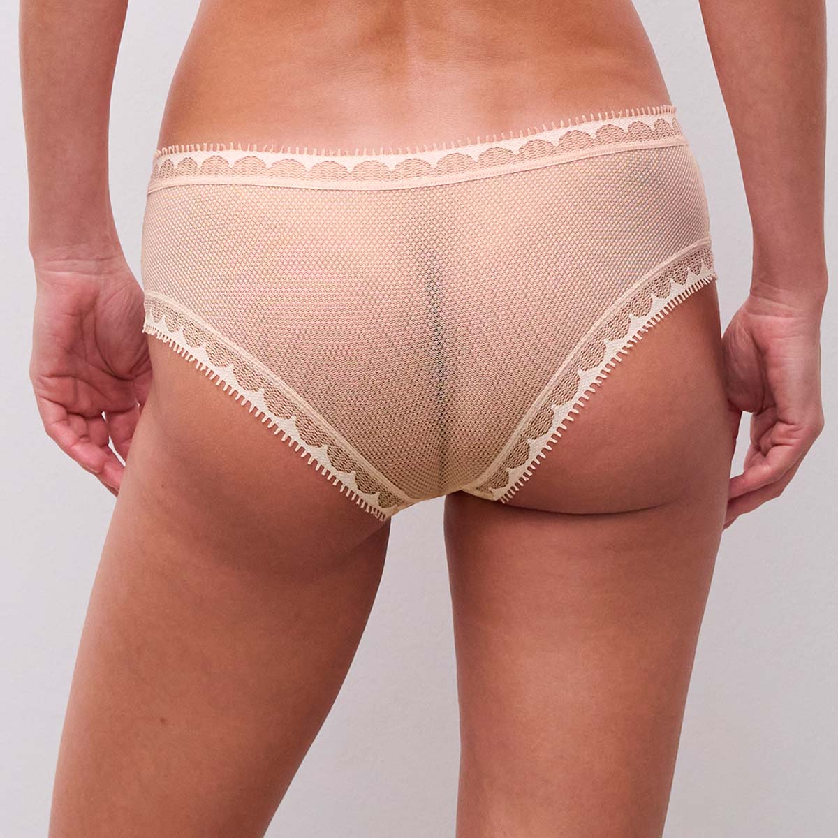 Chantelle Day to night culotte hipster, beige – Image 5