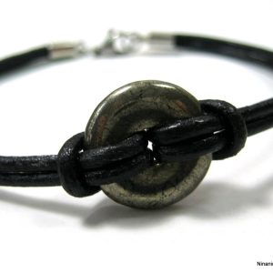 Bracelet pyrite homme motif rond bombé cordon cuir noir