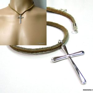 Collier cordon Cuir croix plaqué Argent