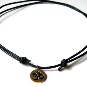Collier cordon cuir homme pendentif OHM plaqué Or