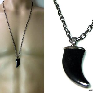 Collier hématite noire pendentif dent de requin