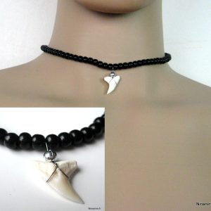 Collier homme perles en bois dent de requin