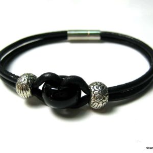 Bracelet cordon cuir et agate noire