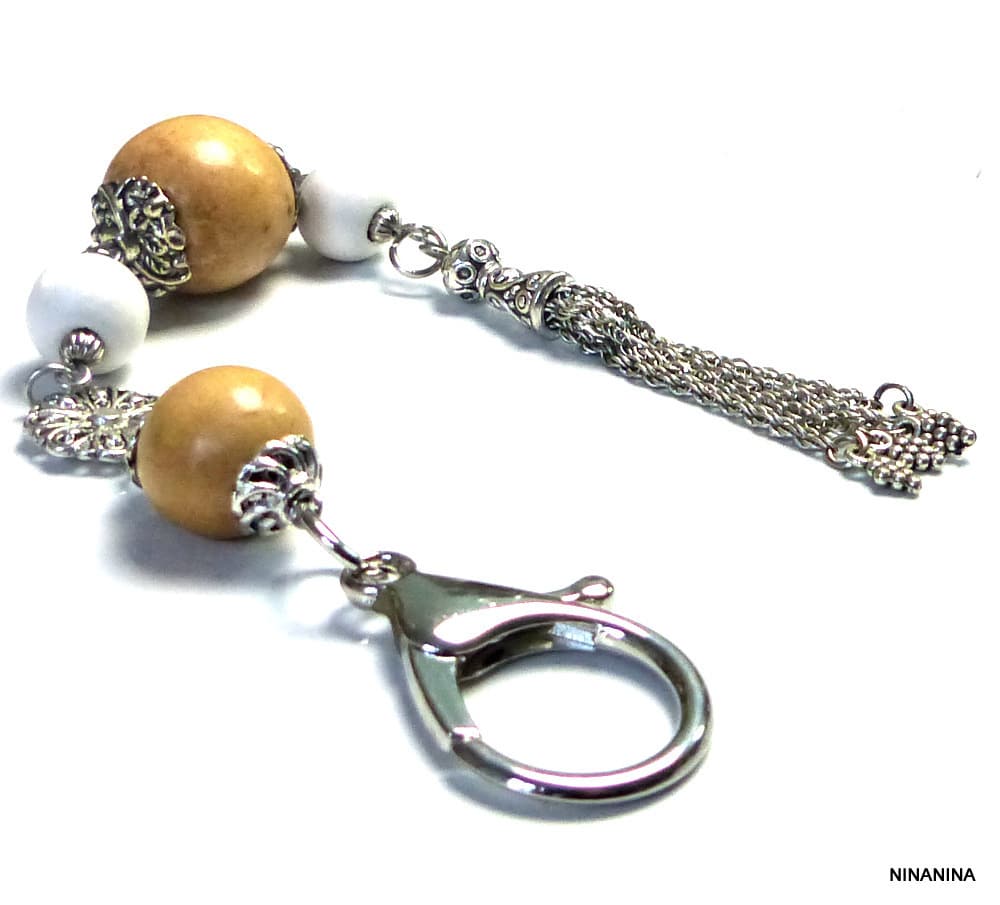 Bijou de sac – porte clé perles pompon métal argenté – Image 2