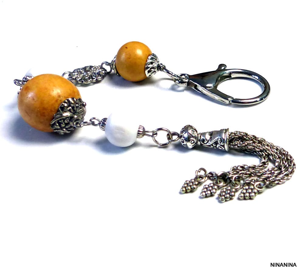 Bijou de sac – porte clé perles pompon métal argenté – Image 5