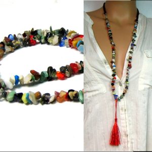 Collier cordon daim et pompon rouge