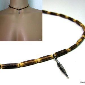 Collier tribal perles bois et plume métal argenté