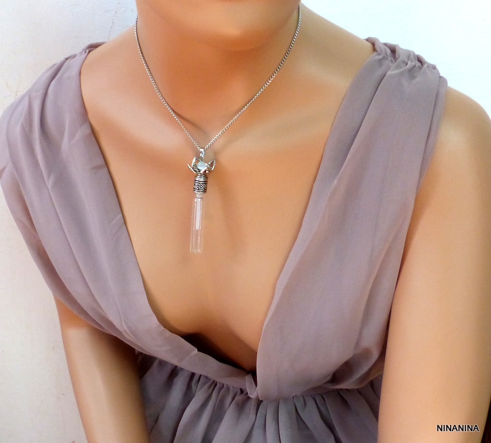 Collier Fleur Blanc Fiole De Parfum En Verre Et Acier – Image 3