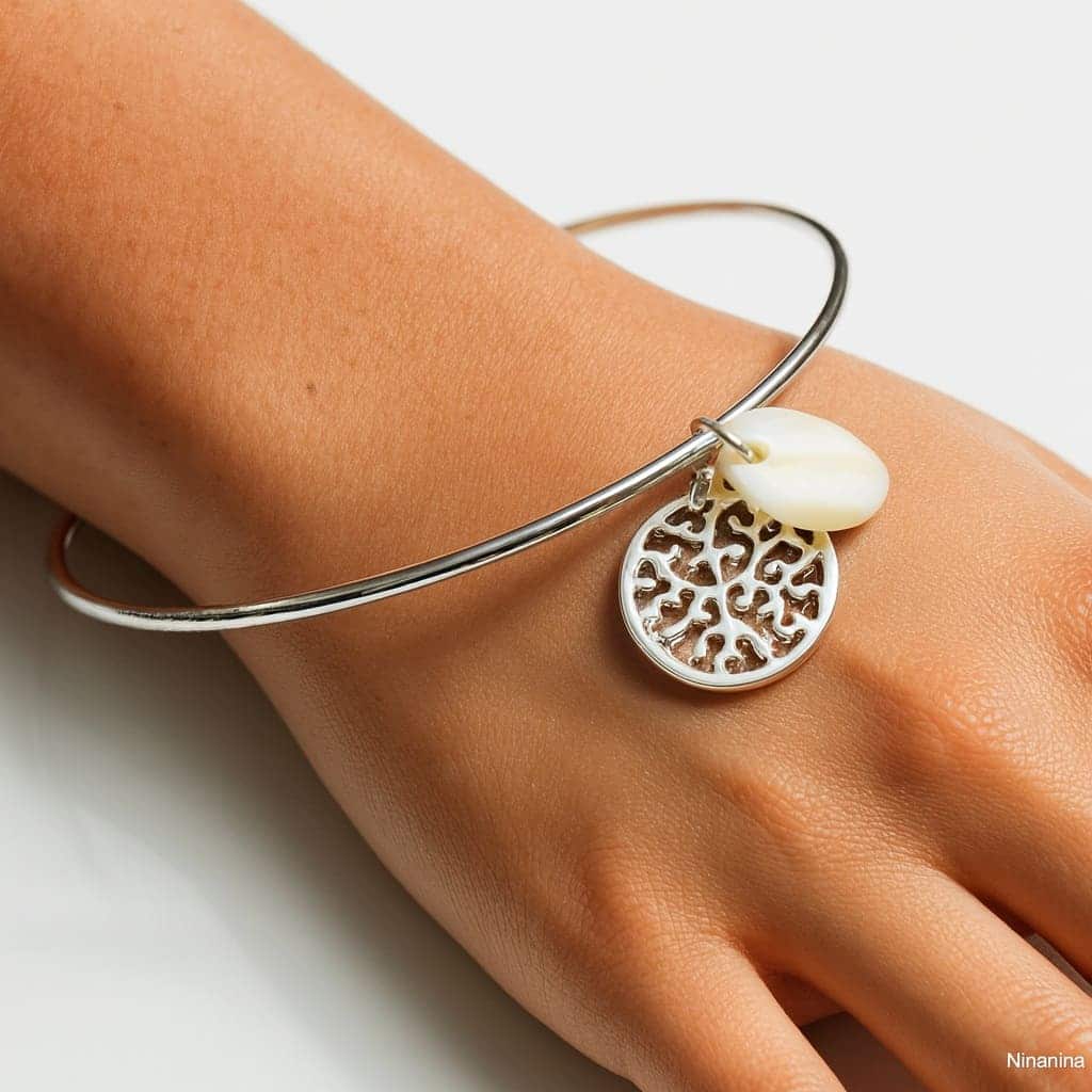 Bracelet Jonc Fermé Femme en Argent Plaqué avec Pendentif Rond et Nacre Blanche – Image 4