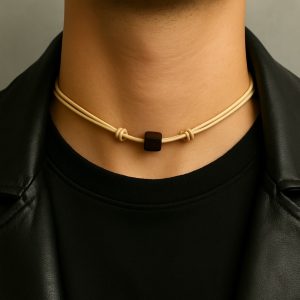 Collier cordon cuir homme noeud coulissant artisanal pas cher avec perle bois carrée