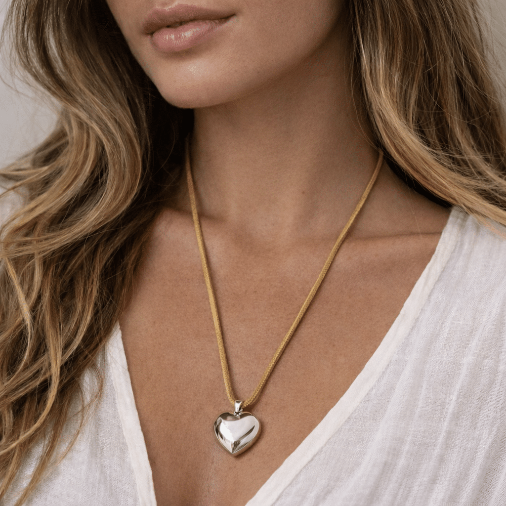 Collier coeur porte photo Argent artisanal pour femme lacet cuir avec pendentif qui s’ouvre – Image 4