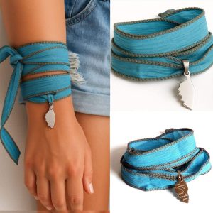 Bracelet lacet soie lavée turquoise pendentif corse Acier inoxydable
