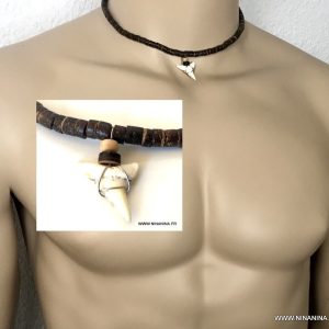 Collier dent de requin homme rondelles bois coco