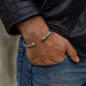 Bracelet jonc homme plaqué argent ouvert avec 2 boules réglable