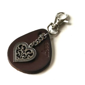 Bijou de sac femme cuir marron gravé LOVE