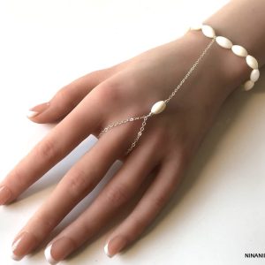 Bracelet poignet bague argent 925 et nacre – chaine de main