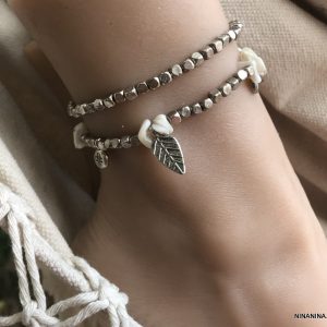 Bracelet cheville boheme chic double tours nacre blanche