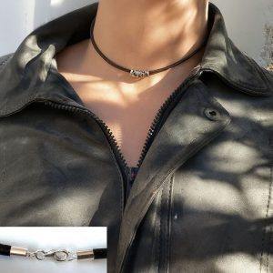 Collier homme cuir et argent artisanal – perle tube ciselée en argent 925
