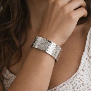 Bracelet Manchette Large Plaqué Argent plaqué motif tressé