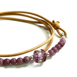 Bracelet Pierre Améthyste et Cristal de Bohème Mauve sur Lacet Cuir Naturel – Bijou Artisanal Fait Main