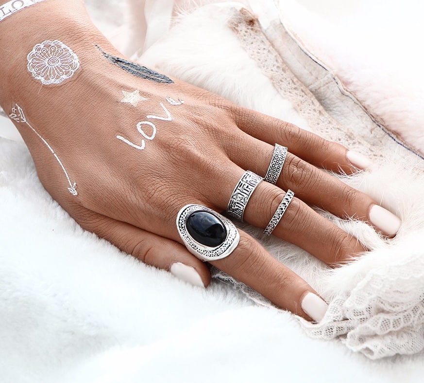 Lot de 4 bagues bohème en métal argenté noire – Image 5