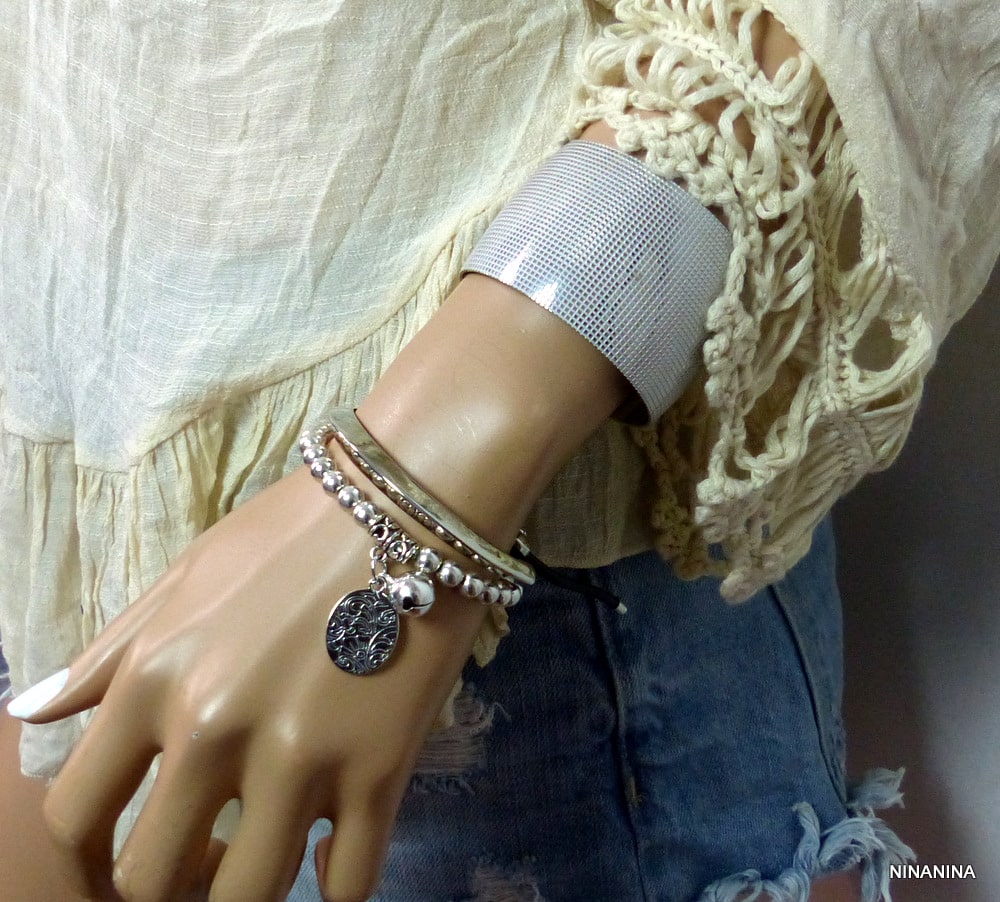 Bracelet demi jonc plaqué Argent cordon cuir