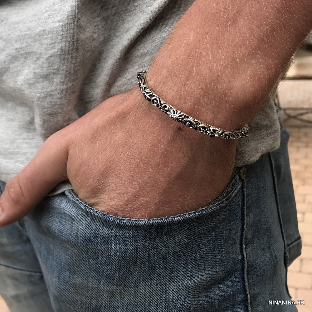 Bracelet biker homme demi jonc argenté gravé – Image 7