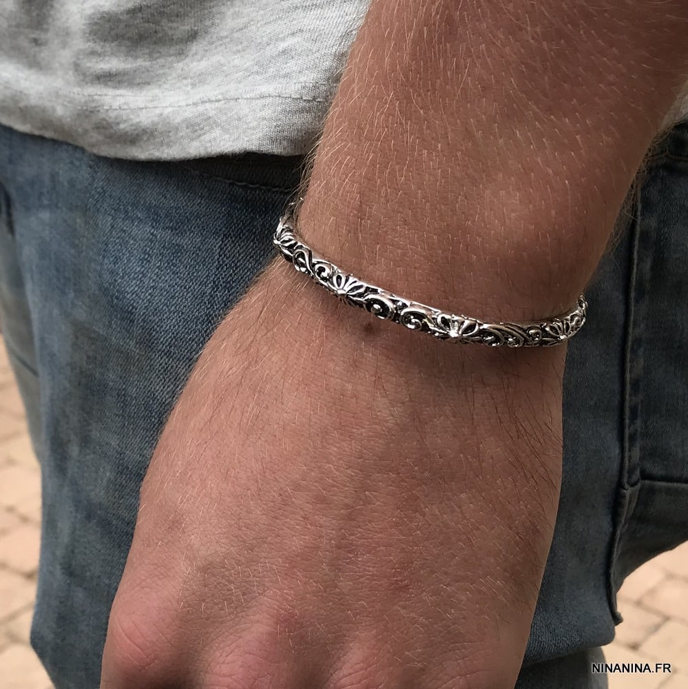Bracelet biker homme demi jonc argenté gravé – Image 5