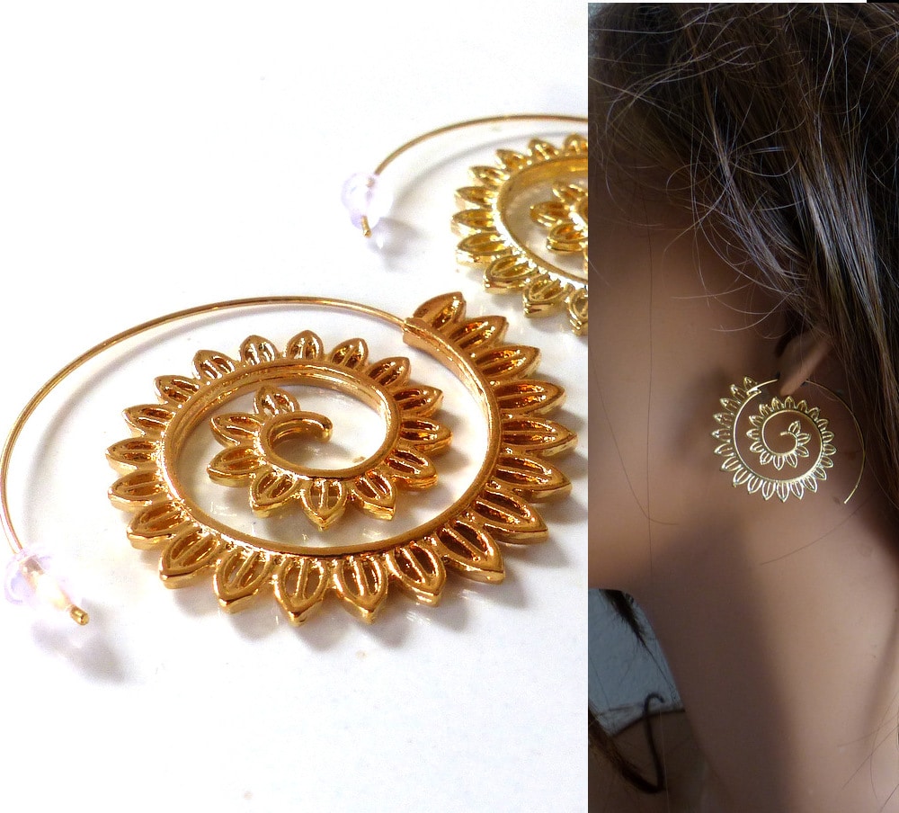 Boucles D’oreilles ethniques et bohème chic dorées – Image 4