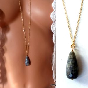 Sautoir Plaqué Or pendentif Labradorite grise forme goutte