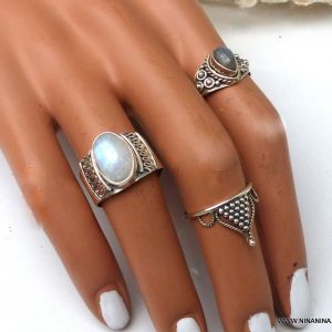 Bague avec une pierre de lune femme argent 925