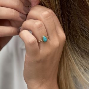 Bague pierre turquoise naturelle forme goutte argent plaqué or