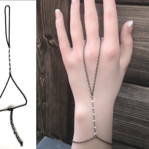 Bracelet bague – chaine de main pierre de lune métal noir