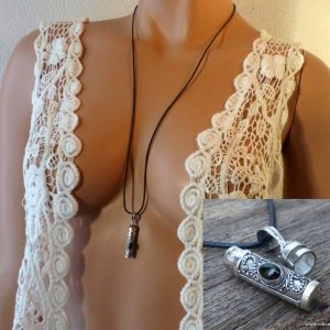 Collier flacon de parfum en argent et onyx cordon cuir