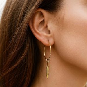 Creoles plumes plaqué Or 14 carats gold filled – Boucles d&rsquo;oreilles femme pendentif plume artisanales