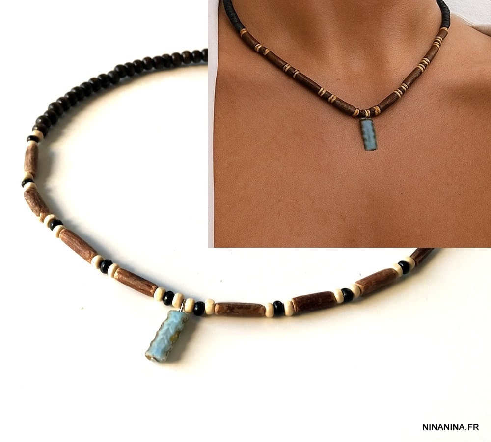 Collier homme tribal artisanal avec pendentif rectangle bleu et perles cylindriques en bois – Image 2