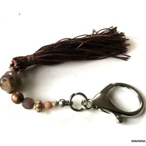 Bijou de sac boheme – Porte clé pompon marron