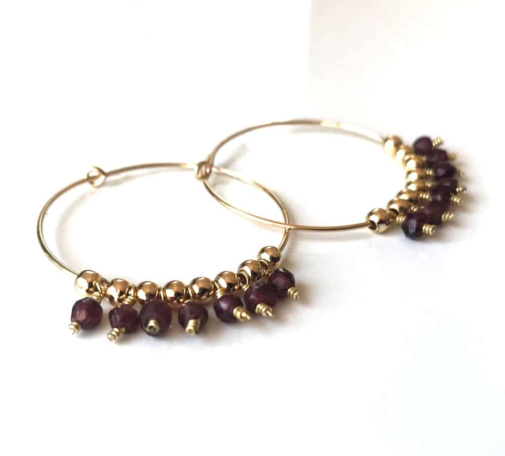 Boucles d’oreilles pierre rouge grenat naturel – Créoles plaqué Or artisanales – Image 8