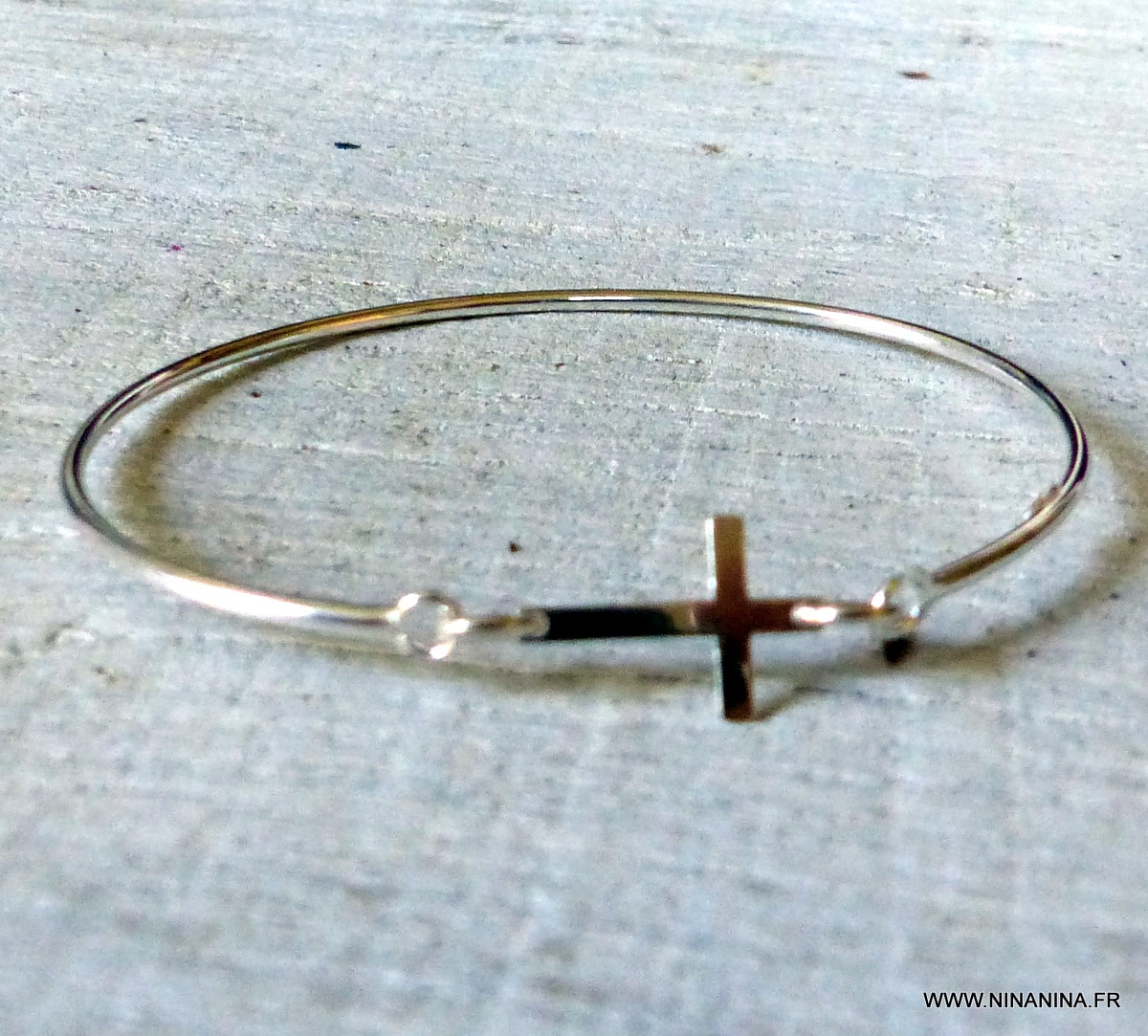 Bracelet Jonc Croix Horizontale en Argent 925 Massif – Bijou Fin pour Femme au Petit Poignet – Image 3