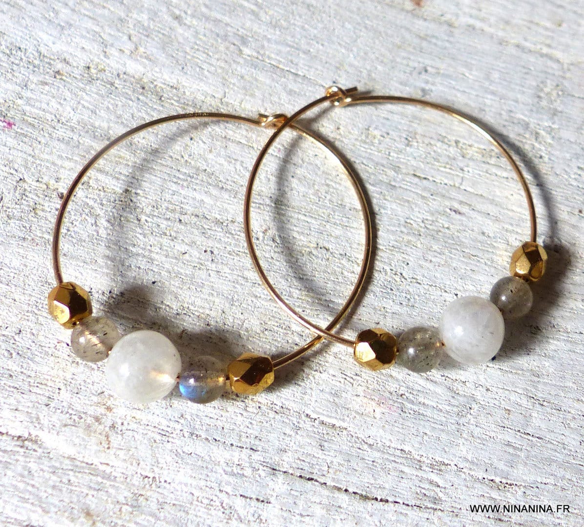 Boucles d&rsquo;Oreille Créoles Femme Pierre de Lune et Labradorite Et Plaqué Or Artisanales – Image 7
