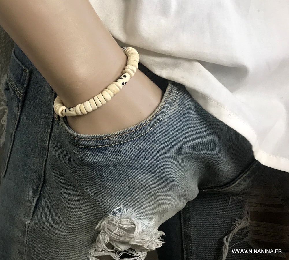 Bracelet perle blanche homme rondelles bois de coco – Image 3