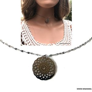 Collier ras de cou pendentif rond acier inoxydable argent