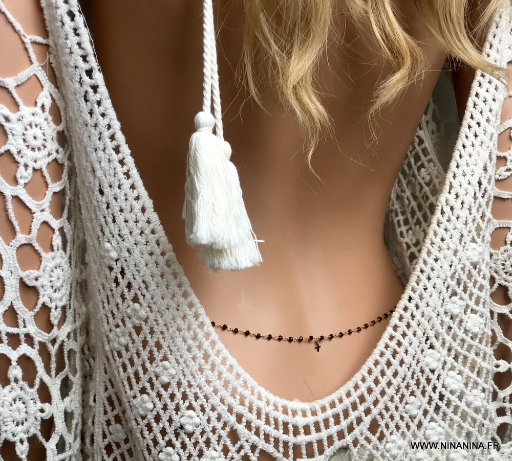 Sautoir avec croix plaquĆ© or et pierres en spinelle noir ā Image 8