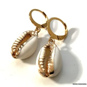 Creoles coquillage mini cauri doré acier inoxydable