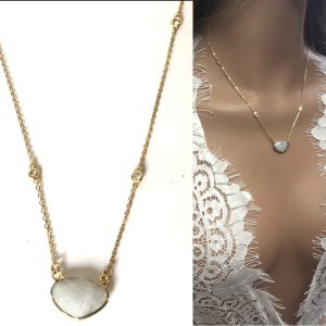 Pendentif Pierre de Lune véritable chaine plaqué or et zirconium