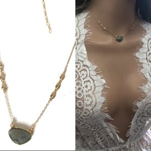 Pendentif en Labradorite – Collier chaine plaqué or et zirconium