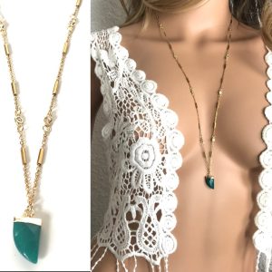 Collier dent de requin femme chaine Acier doré et zirconium