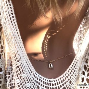 Chaine avec coquillage cauri blanc et doré – Collier de ventre plaqué or artisanal