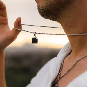 Collier pendentif carré onyx noir acier inoxydable